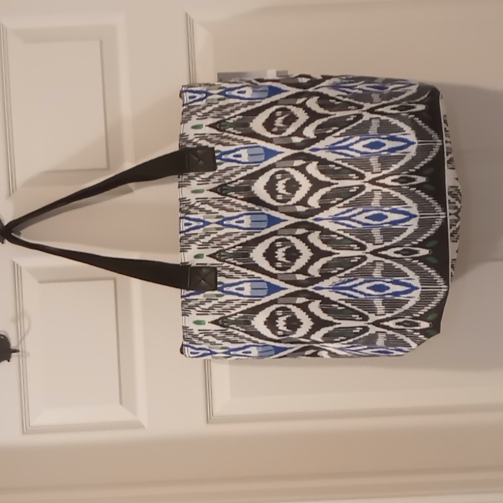 Chico's 40th Anniversary 2 piece Travel Tote & Pouch set in chic bold colors NWT - Picture 3 of 7